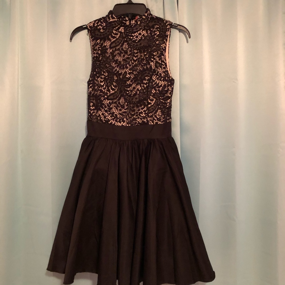 Excellent Preowned Boutique fit and flare dress!